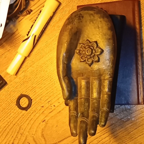 19th early 20th C. Thai brass Buddha hand w/ chakra flower. - Picture 16 of 16